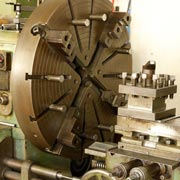 Drehbank für Plattenbearbeitung